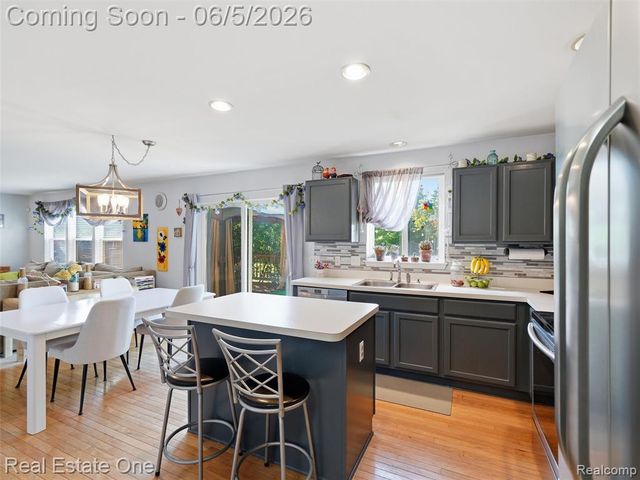 7794 Paint Creek Drive, Ypsilanti, MI 48197
