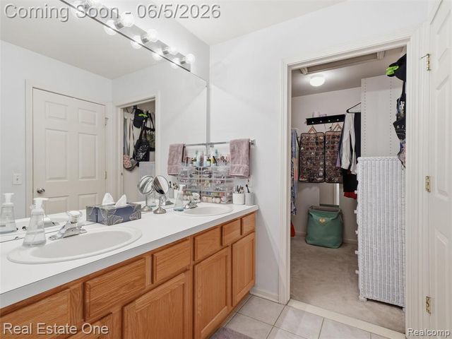7794 Paint Creek Drive, Ypsilanti, MI 48197