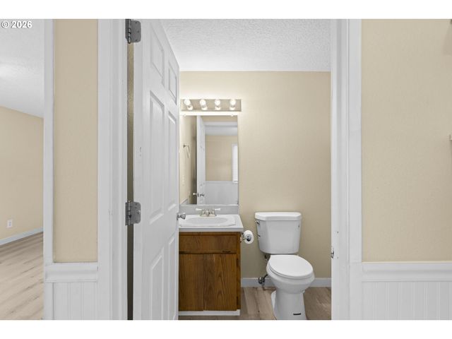 1610 Ne 235TH Ave, Troutdale, OR 97060