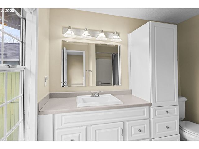 1610 Ne 235TH Ave, Troutdale, OR 97060