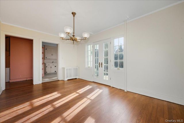 40 Franklin Court, Garden City, NY 11530