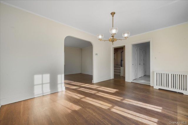 40 Franklin Court, Garden City, NY 11530