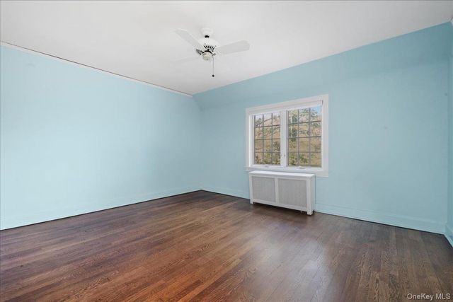 40 Franklin Court, Garden City, NY 11530