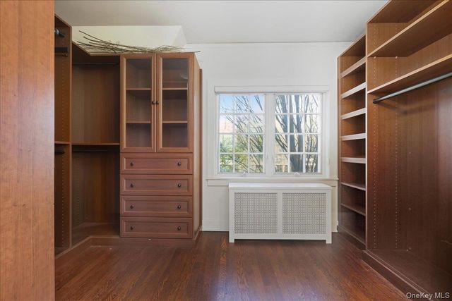 40 Franklin Court, Garden City, NY 11530