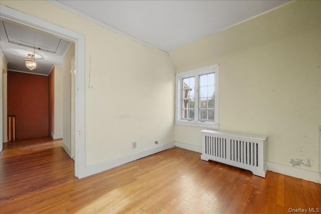 40 Franklin Court, Garden City, NY 11530