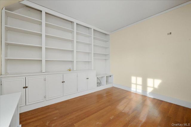 40 Franklin Court, Garden City, NY 11530