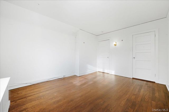 40 Franklin Court, Garden City, NY 11530