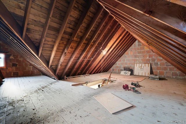 40 Franklin Court, Garden City, NY 11530