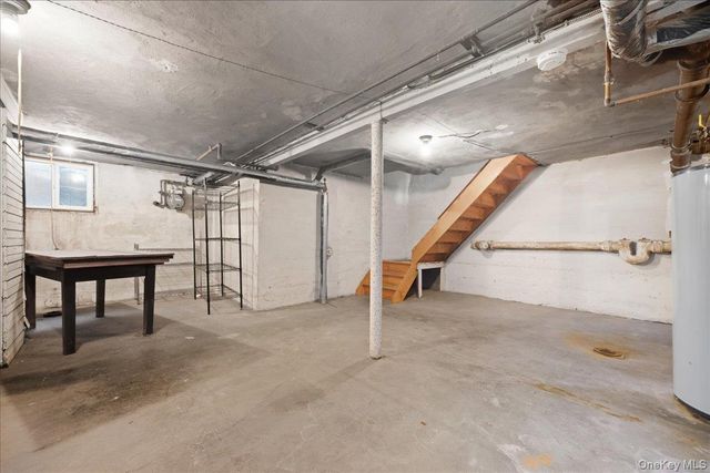 40 Franklin Court, Garden City, NY 11530