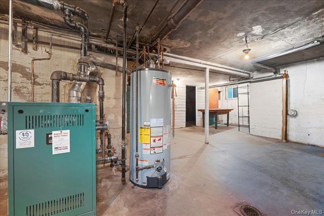 40 Franklin Court, Garden City, NY 11530