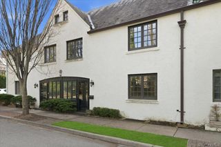 40 Franklin Court, Garden City, NY 11530