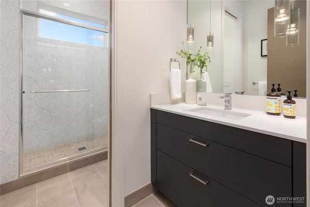 8260 SE 31st Street, Mercer Island, WA 98040