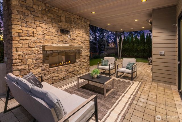 8260 SE 31st Street, Mercer Island, WA 98040