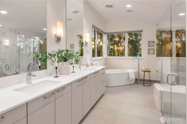 8260 SE 31st Street, Mercer Island, WA 98040