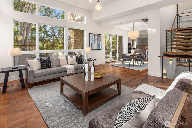 8260 SE 31st Street, Mercer Island, WA 98040