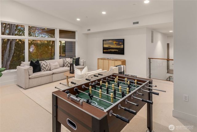 8260 SE 31st Street, Mercer Island, WA 98040