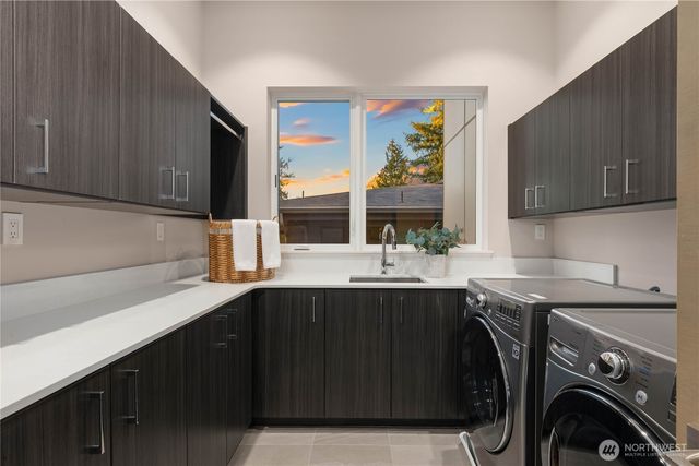 8260 SE 31st Street, Mercer Island, WA 98040