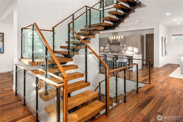 8260 SE 31st Street, Mercer Island, WA 98040