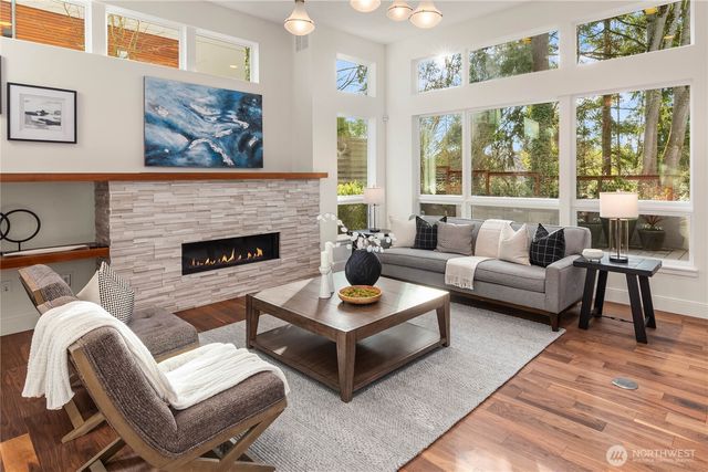 8260 SE 31st Street, Mercer Island, WA 98040