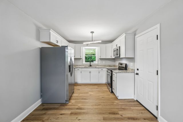 512 New Rock Creek Rd, Tullahoma, TN 37388