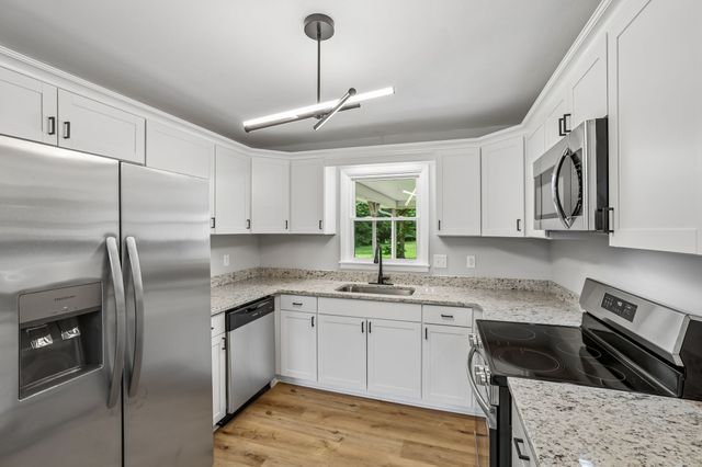 512 New Rock Creek Rd, Tullahoma, TN 37388