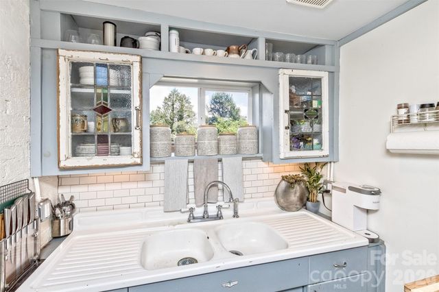 14 Laurel Loop, Asheville, NC 28806