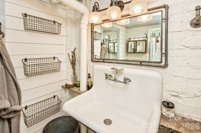14 Laurel Loop, Asheville, NC 28806