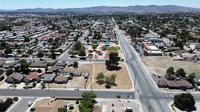 467 S Hewitt, San Jacinto, CA 92583