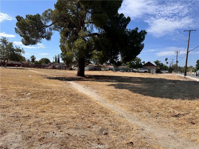 467 S Hewitt, San Jacinto, CA 92583