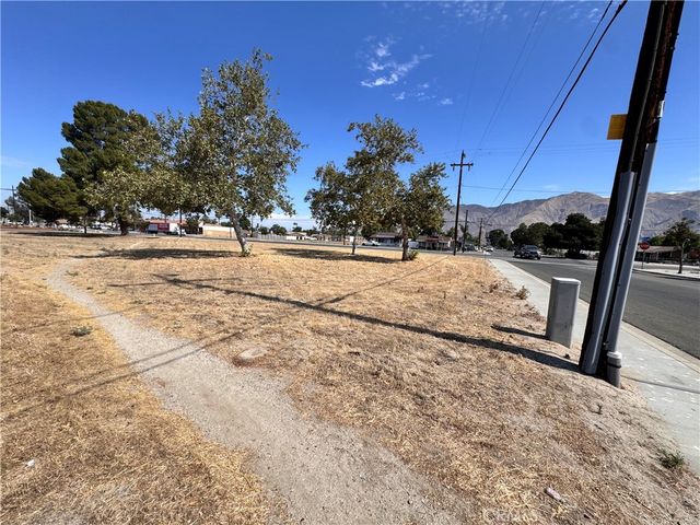 467 S Hewitt, San Jacinto, CA 92583
