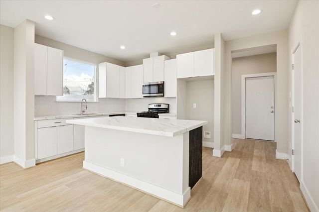 8664 Easthaven Boulevard, Houston, TX 77075