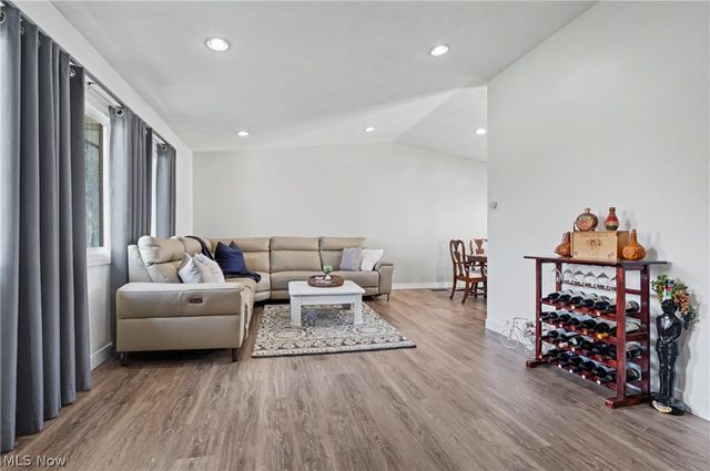 6360 Ramblewood Drive, Mentor, OH 44060