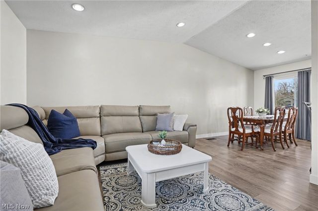 6360 Ramblewood Drive, Mentor, OH 44060