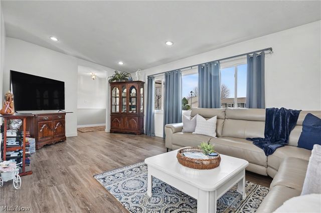 6360 Ramblewood Drive, Mentor, OH 44060