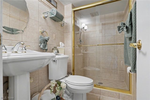 6360 Ramblewood Drive, Mentor, OH 44060