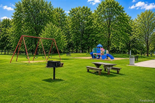 22859 Cranbrooke Drive, Novi, MI 48375