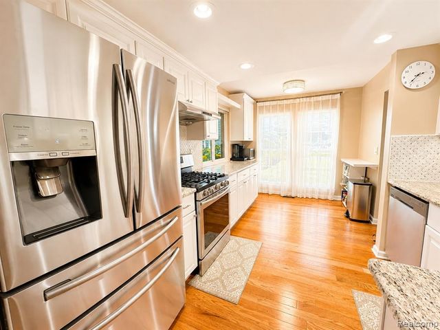 22859 Cranbrooke Drive, Novi, MI 48375