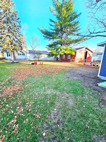 104 W Hotchin Avenue, White Pigeon, MI 49099