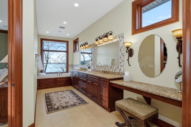 2202 Colladay Point Drive, Stoughton, WI 53589