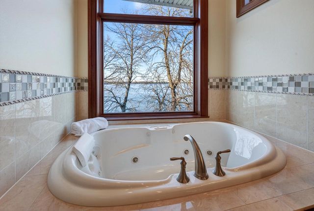 2202 Colladay Point Drive, Stoughton, WI 53589