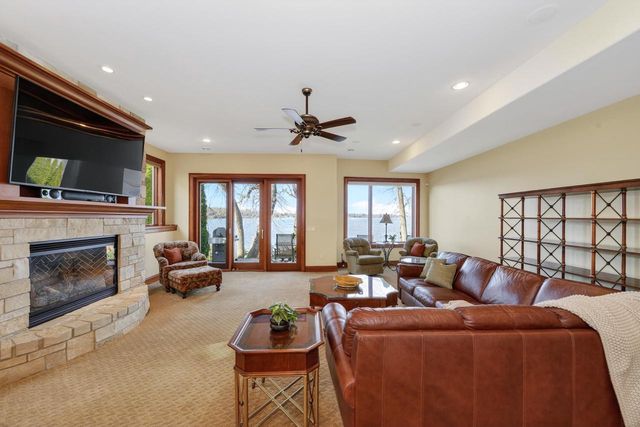 2202 Colladay Point Drive, Stoughton, WI 53589