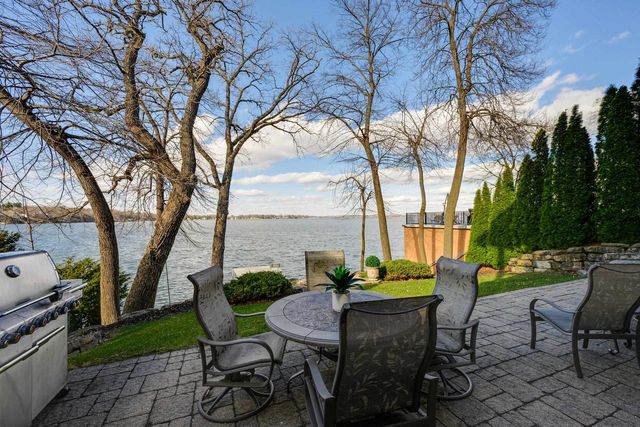 2202 Colladay Point Drive, Stoughton, WI 53589