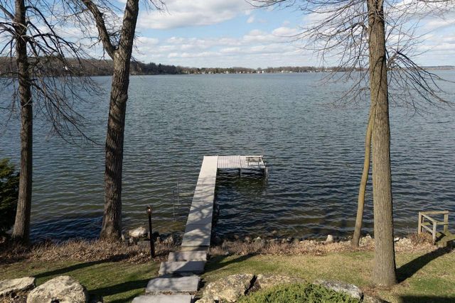 2202 Colladay Point Drive, Stoughton, WI 53589