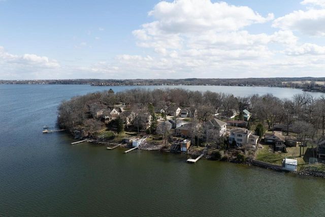 2202 Colladay Point Drive, Stoughton, WI 53589