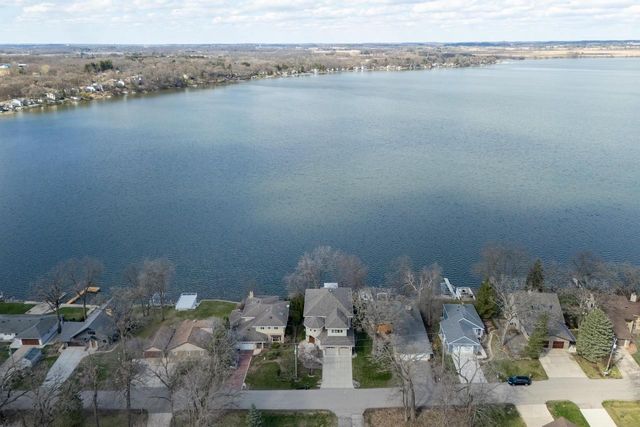 2202 Colladay Point Drive, Stoughton, WI 53589
