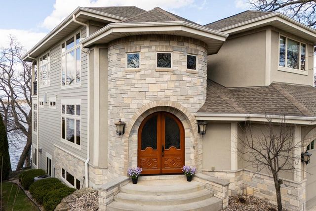 2202 Colladay Point Drive, Stoughton, WI 53589