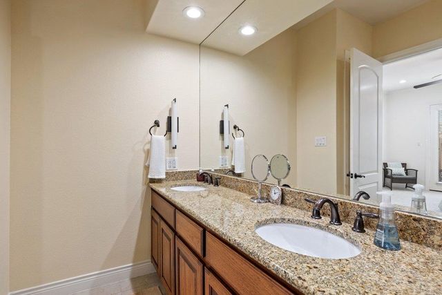 108 Rivalto CIR 2, Lakeway, TX 78734