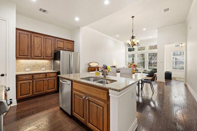 108 Rivalto CIR 2, Lakeway, TX 78734