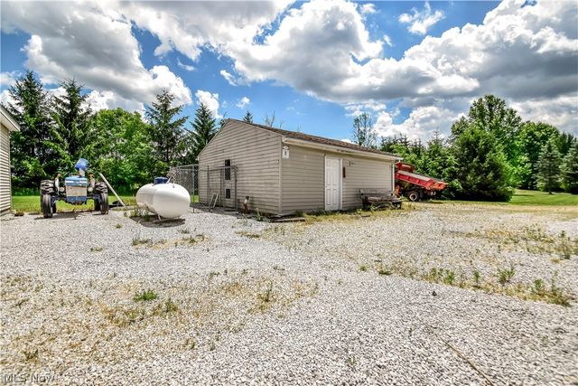 15310 Hart Road, Montville, OH 44064