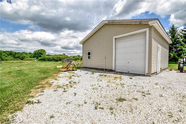 15310 Hart Road, Montville, OH 44064